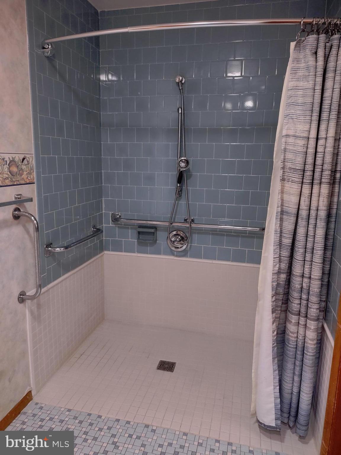 601 Rowe Drive Aberdeen, MD 21001 - Photo 33 of 52 a bathroom with a bathtub