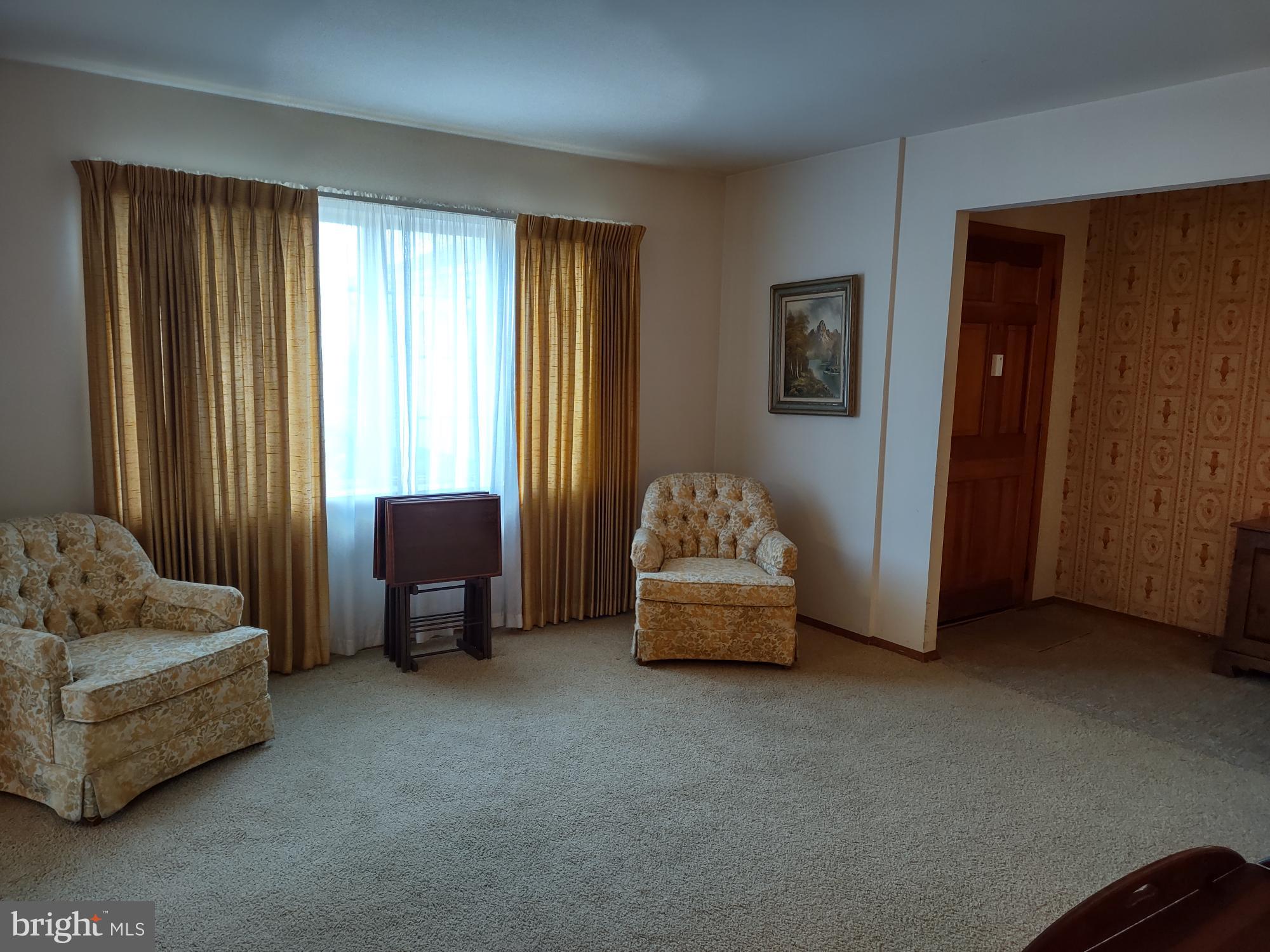 601 Rowe Drive Aberdeen, MD 21001 - Photo 8 of 52 a living room with furniture and a window