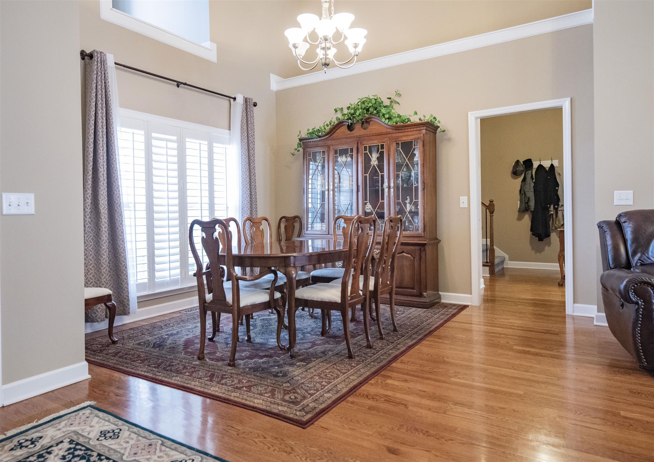 805 Renaissance Avenue Murfreesboro, TN 37129 - Photo 7 of 30 Formal dining room with crown moulding! Plantation blinds! Sky windows and hardwood floors! 805 Renaissance Ave. Murfreesboro, TN 37129