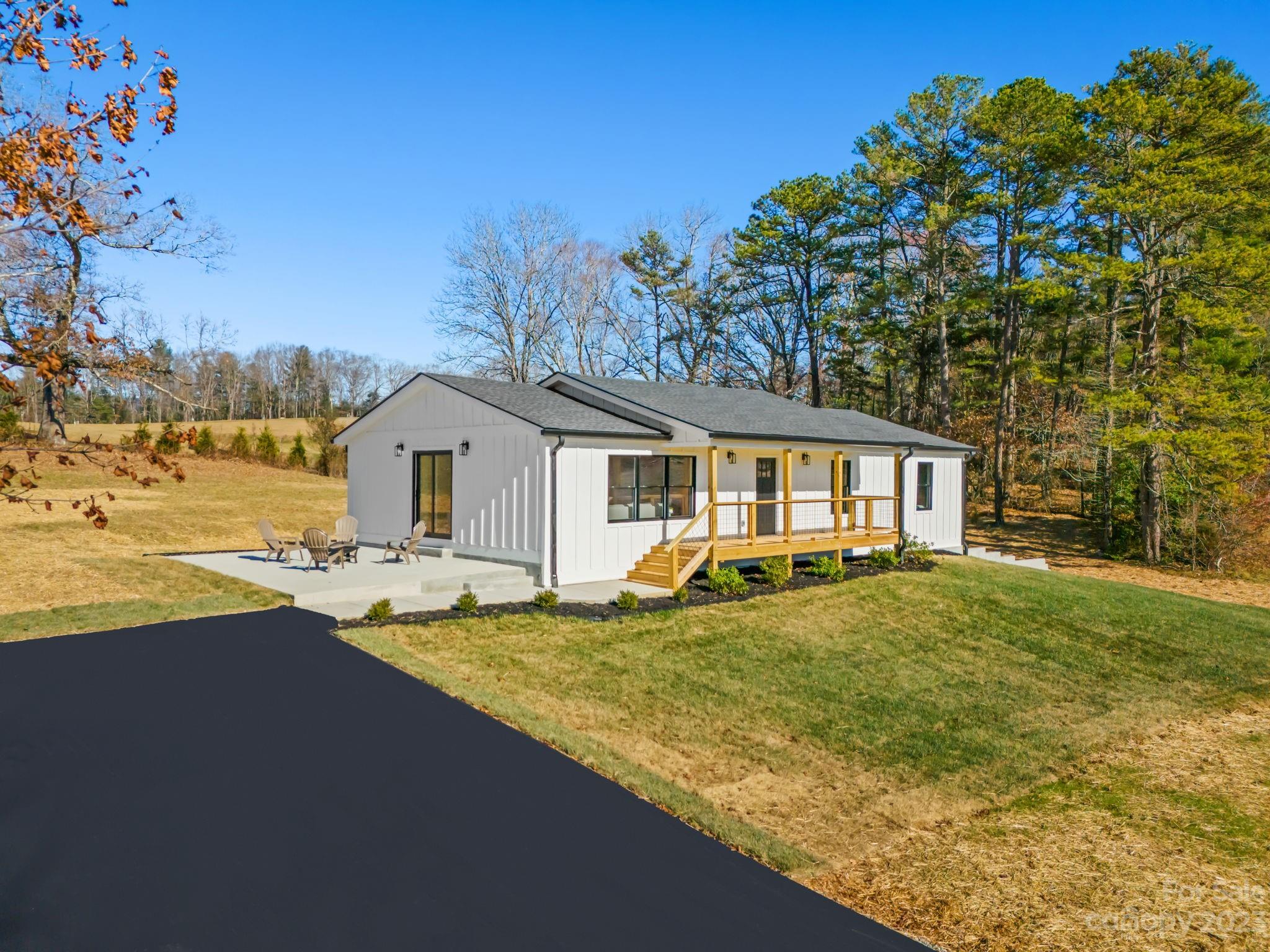 310 Terra Rdg Lane Fletcher, NC 28732 - Photo 1 of 48 Gallery Image 1