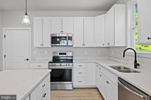 $618,800 | 14 Shore Drive, Colonial Beach, VA 22443