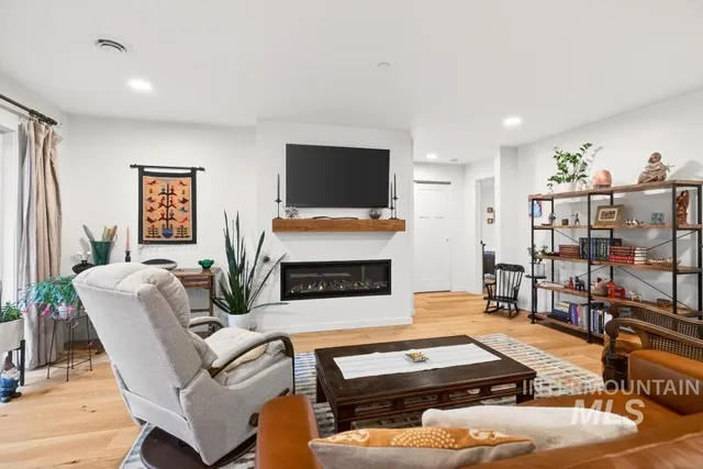 $419,000 | 103 North Almon Street, Unit 203 203, Moscow, ID 83843