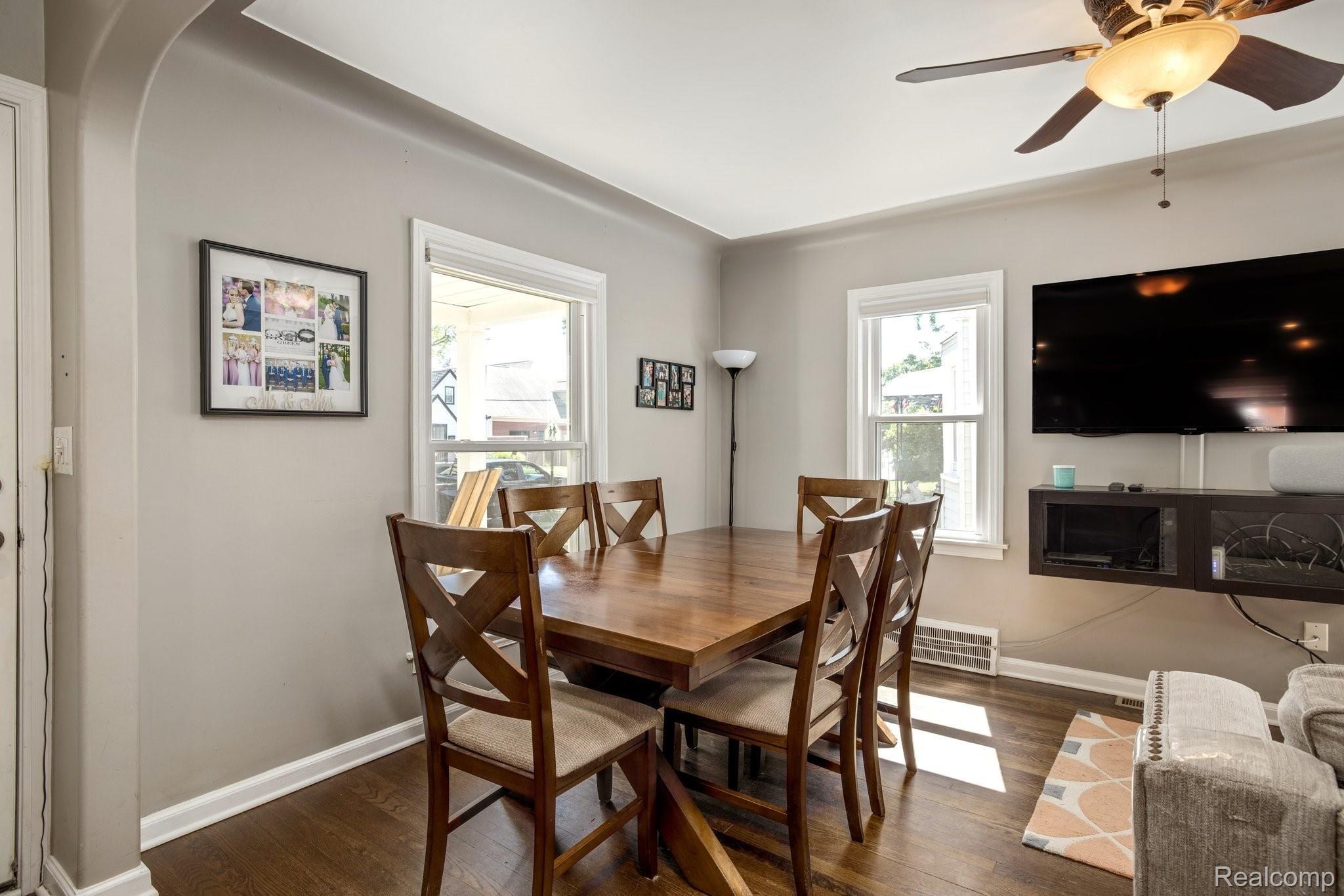 2432 Harvard Road Berkley, MI 48072 - Photo 7 of 32 2432 Harvard Dining Room