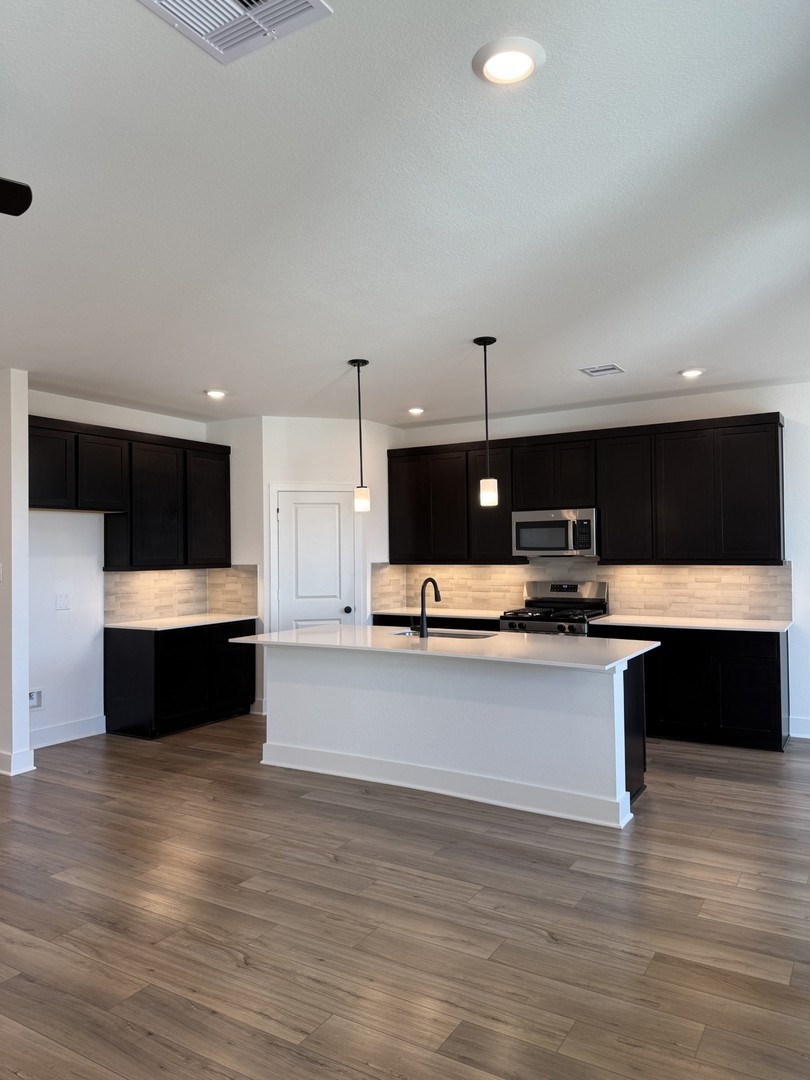 29422 Suncreek Rnch Court Waller, TX 77484 - Photo 2 of 10 Kitchen