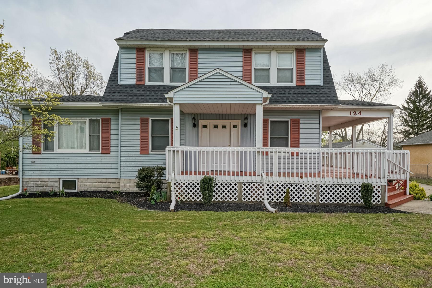 124 North 1st Road Hammonton, NJ 08037 - Photo 1 of 29 a front view of a house with a garden