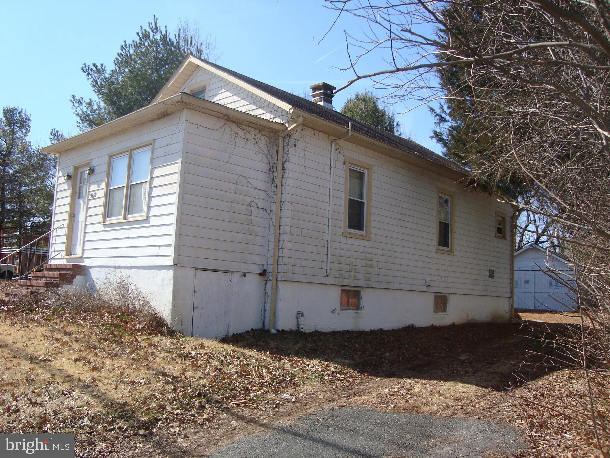 9118 Belair Road Baltimore, MD 21236 - Photo 2 of 16 Side View with Driveway