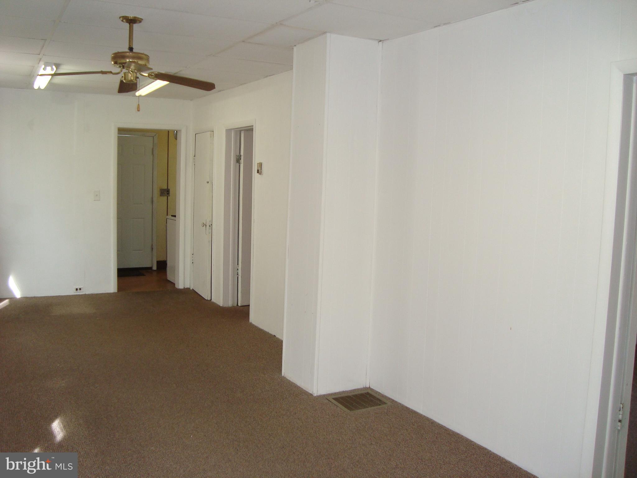 9118 Belair Road Baltimore, MD 21236 - Photo 11 of 16 Living Room/Office Space