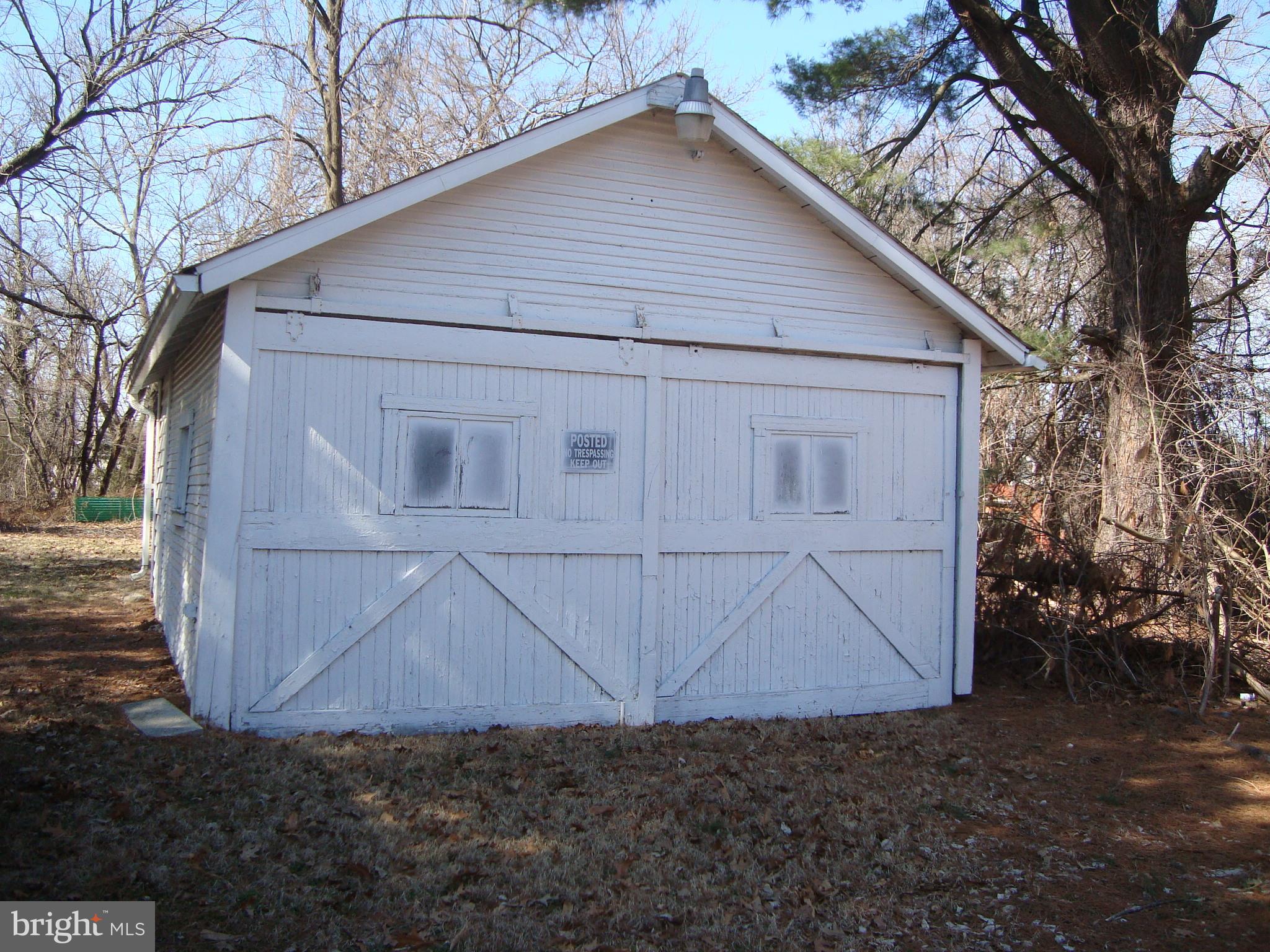 9118 Belair Road Baltimore, MD 21236 - Photo 14 of 16 Garage