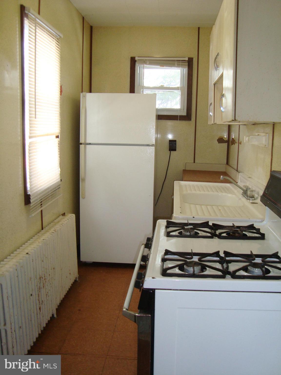 9118 Belair Road Baltimore, MD 21236 - Photo 7 of 16 Kitchen