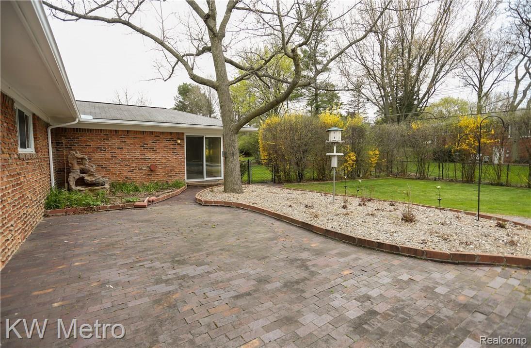 942 North Reading Road Bloomfield Hills, MI 48304 - Photo 32 of 37 Reading-44.jpg