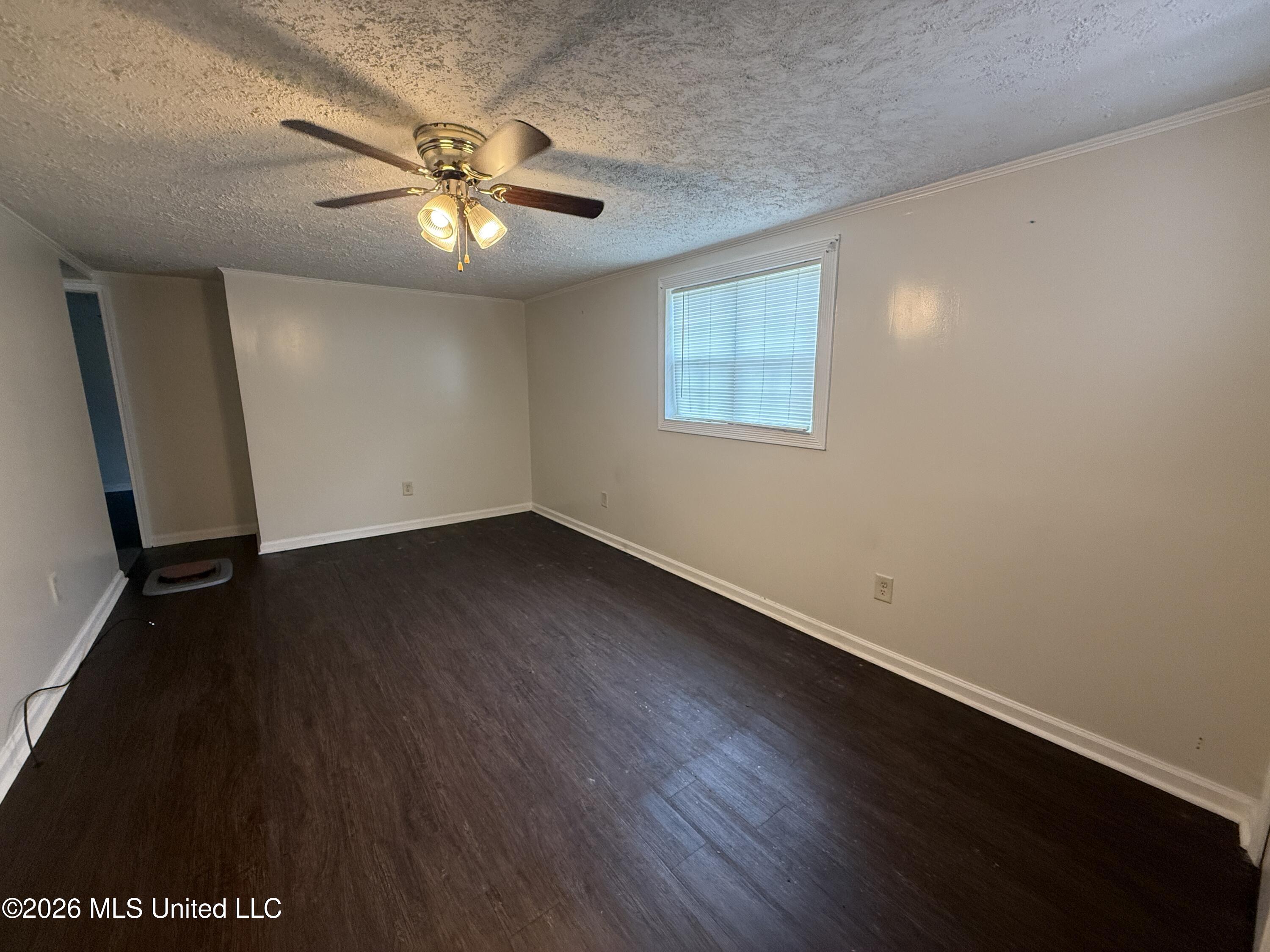 5137 Community Avenue Moss Point, MS 39563 - Photo 7 of 11 IMG_8547