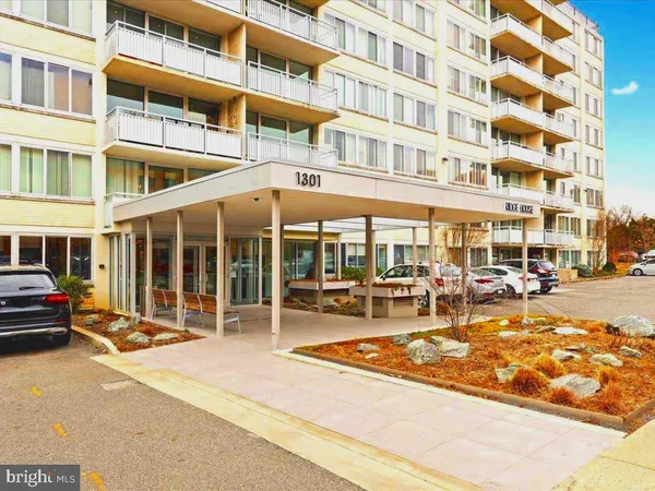 $2,995 | 1301 South Arlington Ridge Road, Unit 308, Arlington, VA 22202