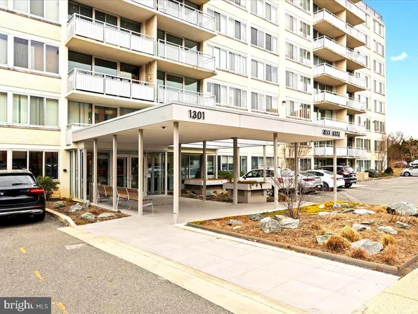 $2,995 | 1301 South Arlington Ridge Road, Unit 308, Arlington, VA 22202
