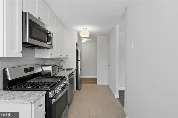 $2,995 | 1301 South Arlington Ridge Road, Unit 308, Arlington, VA 22202