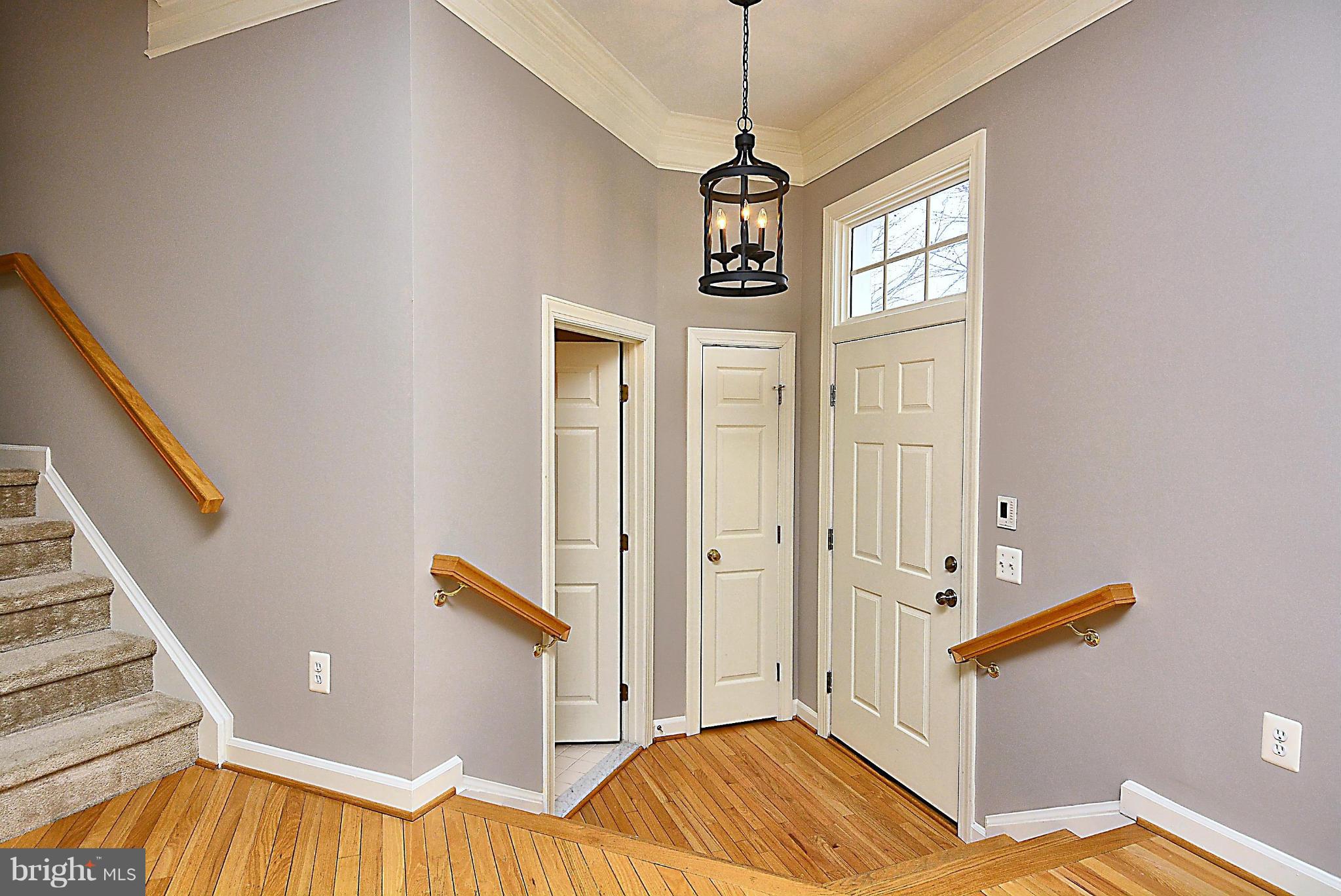 42991 Golf View Drive Chantilly, VA 20152 - Photo 2 of 23 Interior (General)