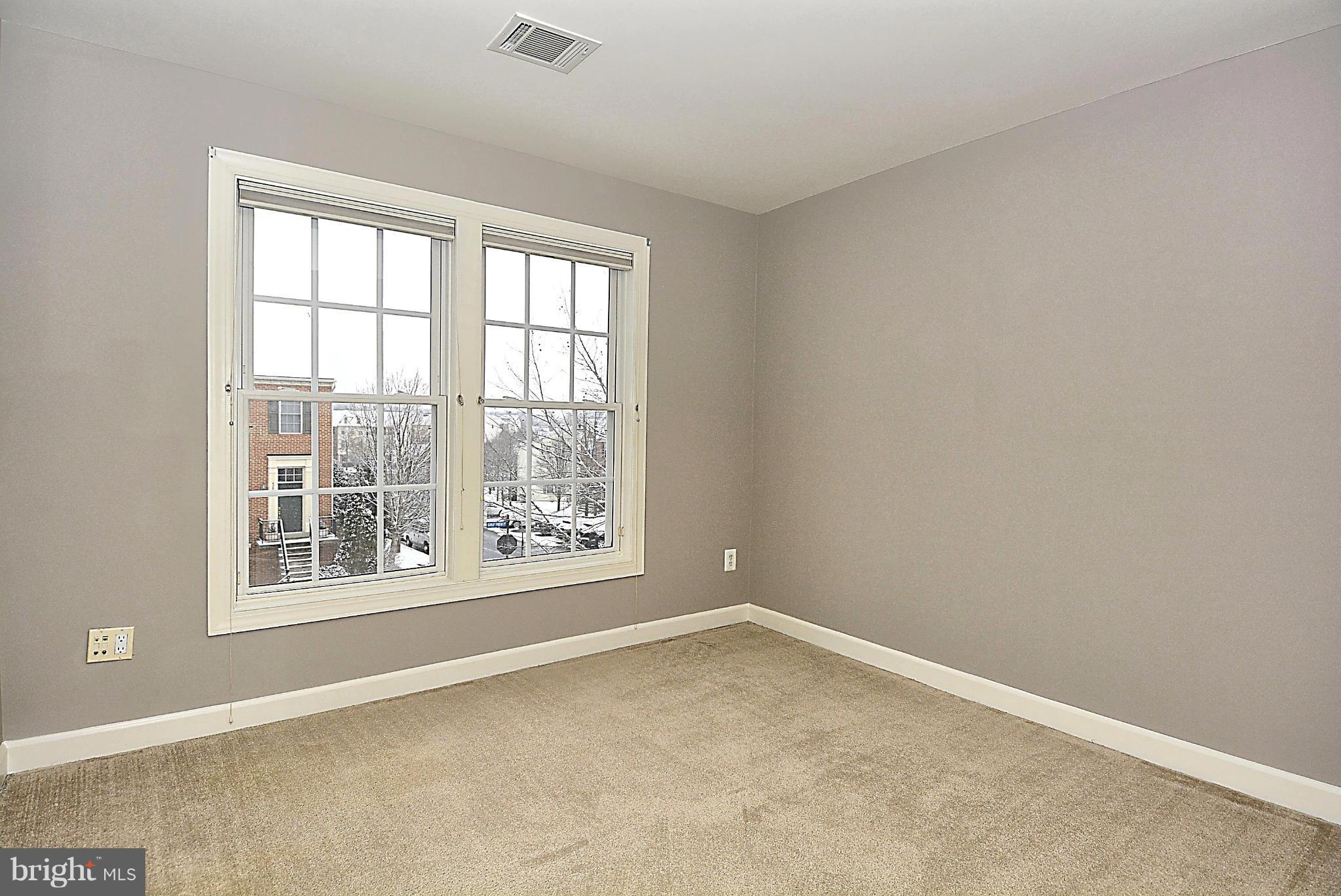 42991 Golf View Drive Chantilly, VA 20152 - Photo 11 of 23 Bedroom
