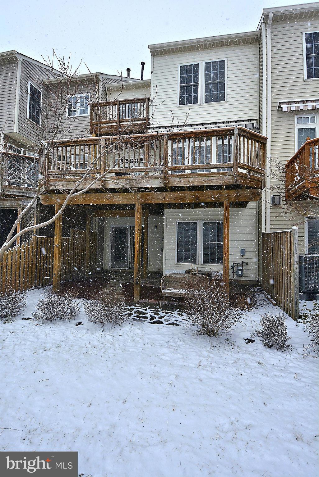 42991 Golf View Drive Chantilly, VA 20152 - Photo 19 of 23 Exterior (Rear)