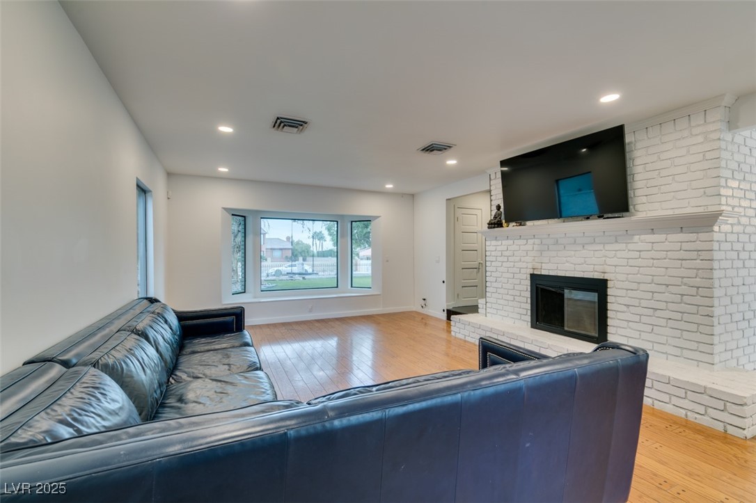 2875 Rosanna Street Las Vegas, NV 89117 - Photo 15 of 54 LIVING ROOM LOOKING AT THE FRONT YARD