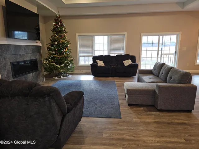 $680,000 | 20 Johnson Road, Mechanicville, NY 12118