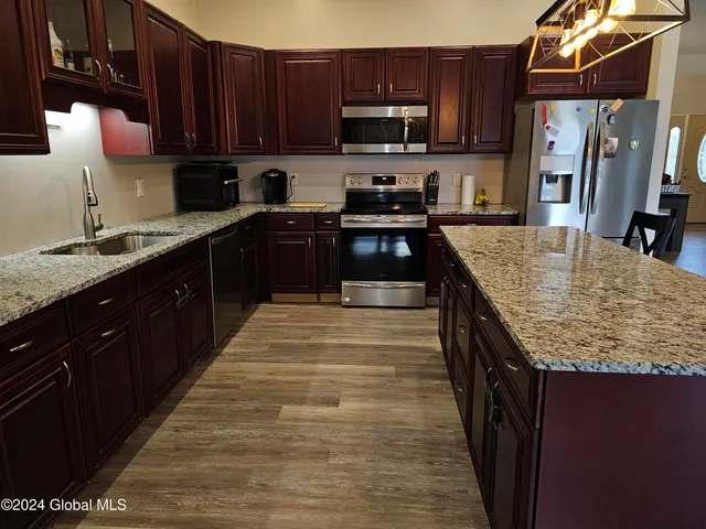 $680,000 | 20 Johnson Road, Mechanicville, NY 12118