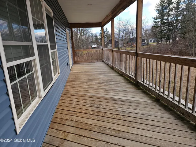 $680,000 | 20 Johnson Road, Mechanicville, NY 12118