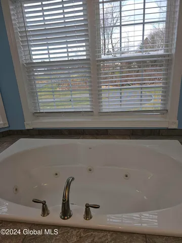 $680,000 | 20 Johnson Road, Mechanicville, NY 12118