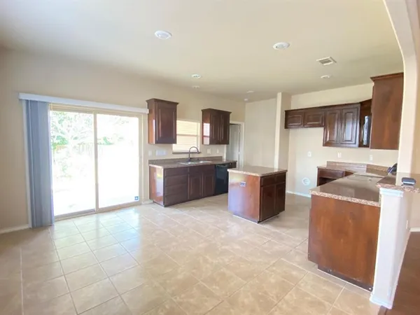 $2,095 | 10908 Middleglen Road, Fort Worth, TX 76052