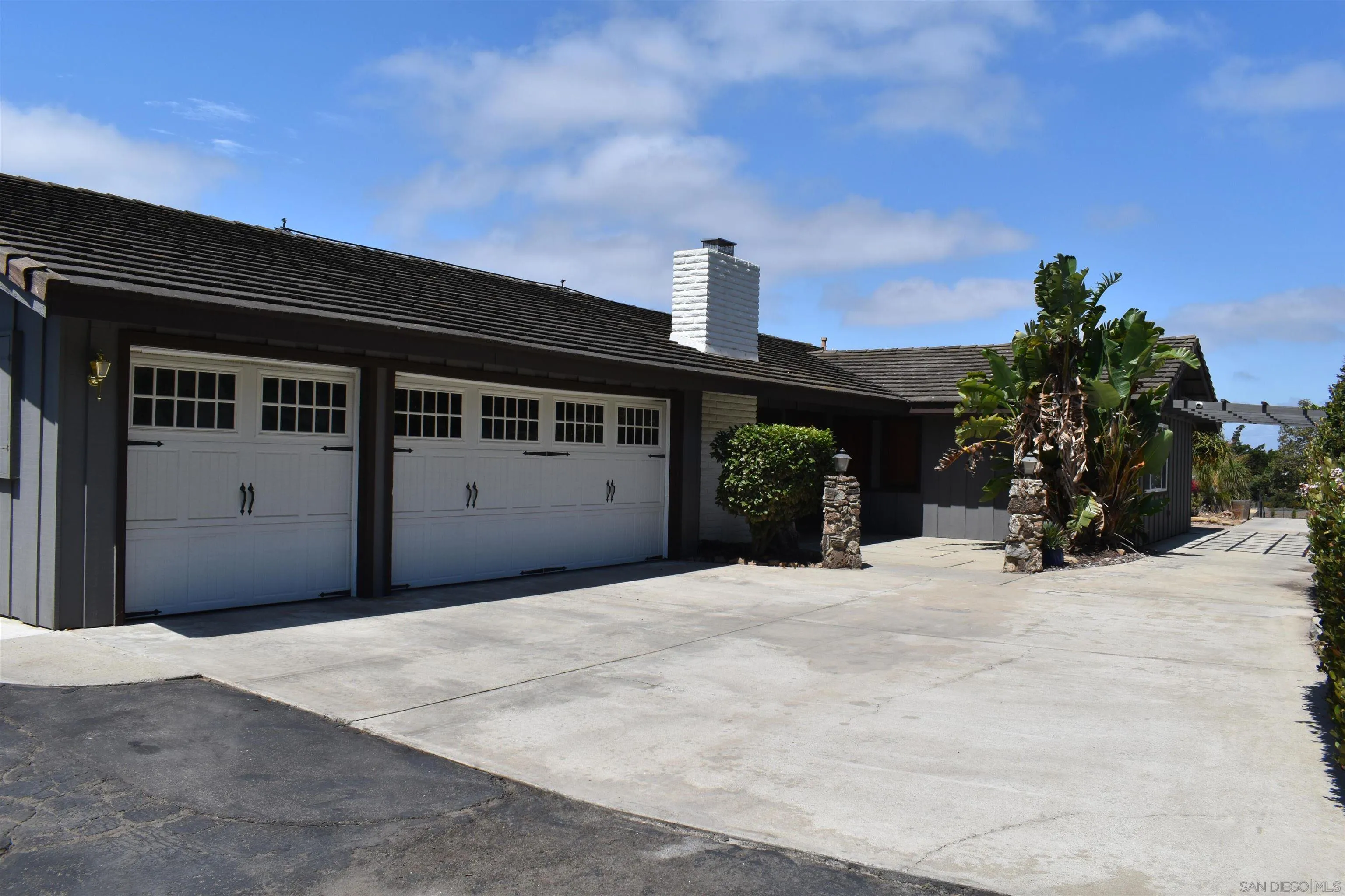 1549 Sleeping Indian Road Fallbrook, CA 92028 - Photo 1 of 22