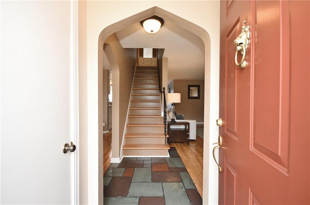 1939 Spring Valley Road Pittsburgh, PA 15243 - Photo 5 of 25 Beautiful enty w/slate flooring!