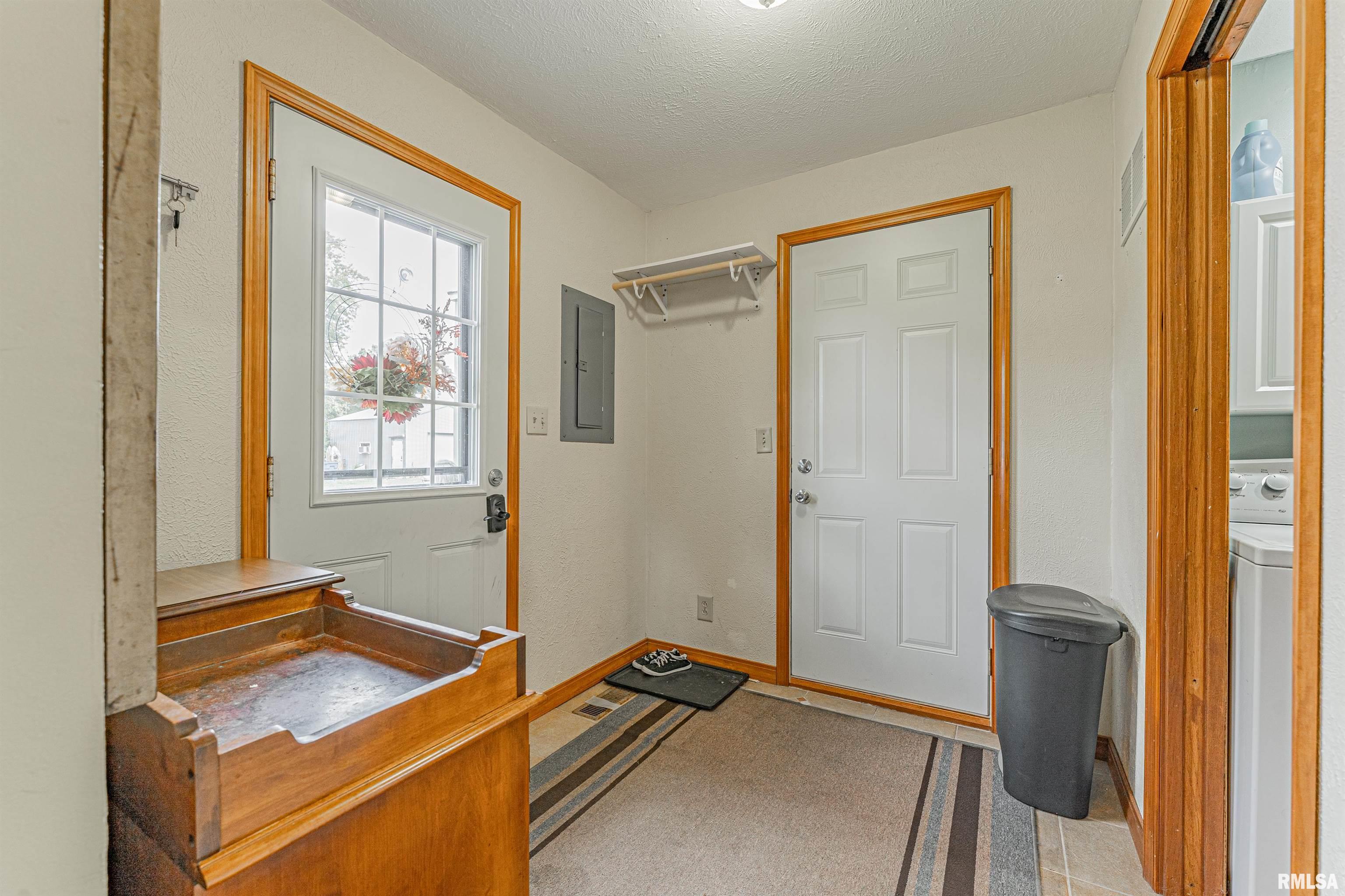 208 North Maple Street Armington, IL 61721 - Photo 8 of 20 Gallery Image 8