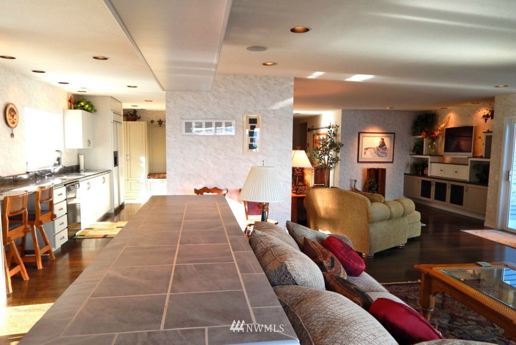 810 Gardiner Beach Road Sequim, WA 98382 - Photo 9 of 25 Gallery Image 9