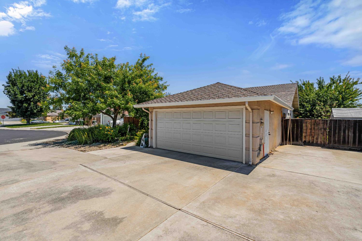 1138 Kathy Court Ripon, CA 95366 - Photo 4 of 41