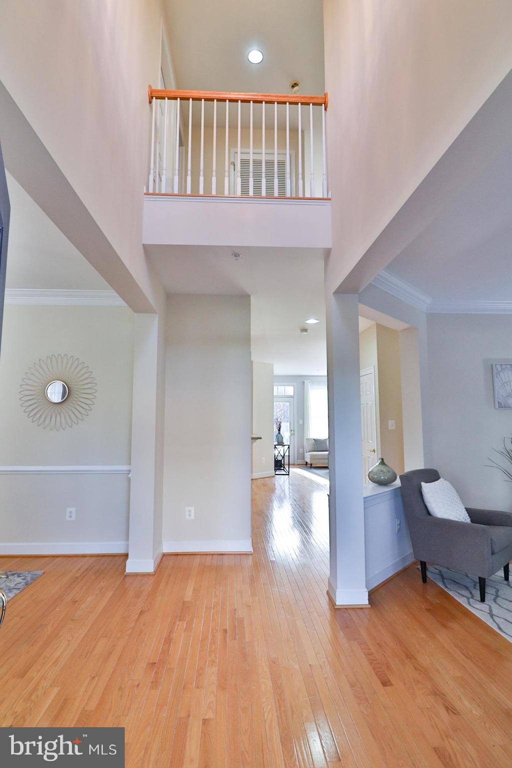 1006 Gaither Road Rockville, MD 20850 - Photo 3 of 68 Foyer entrance