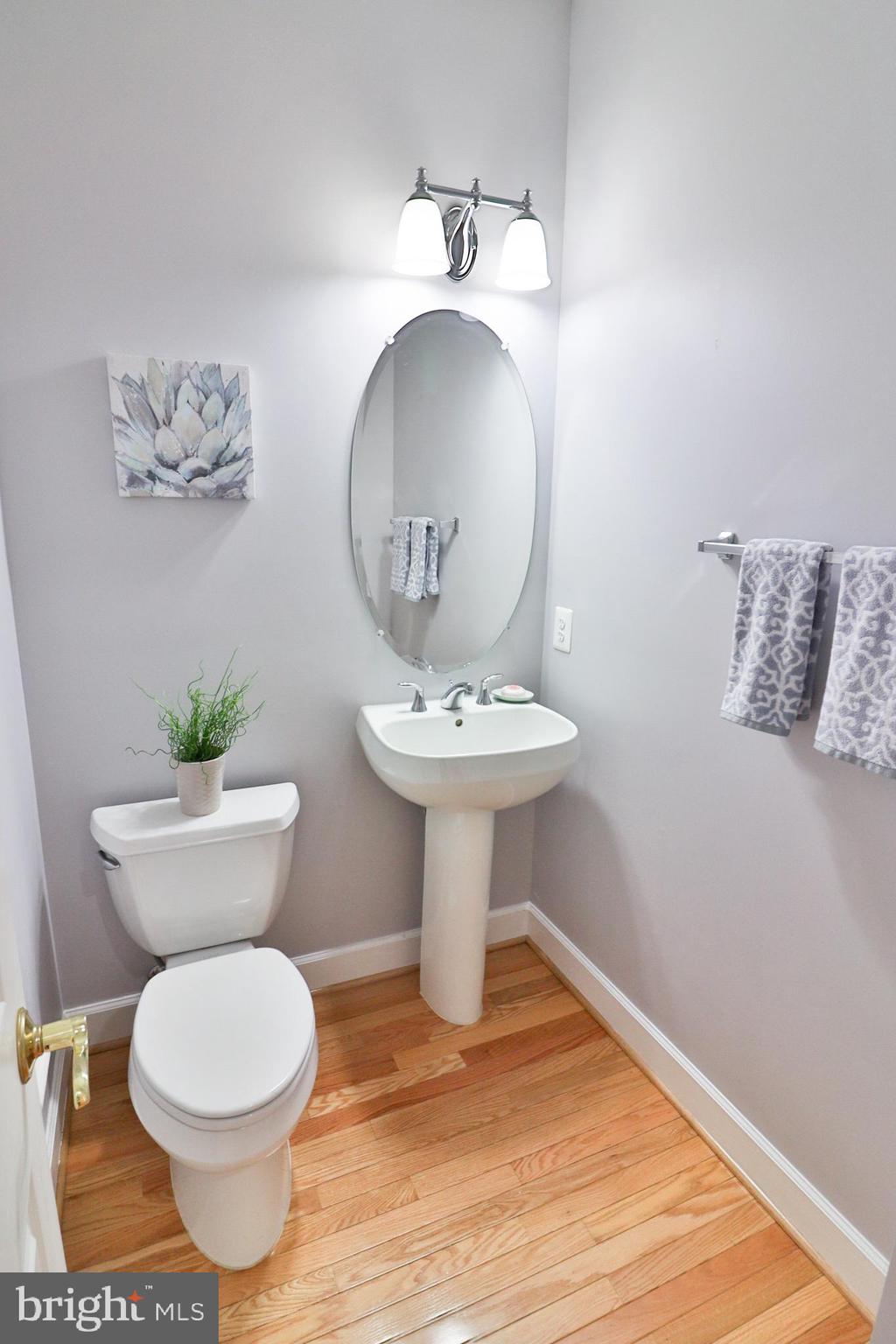 1006 Gaither Road Rockville, MD 20850 - Photo 29 of 68 Main level powder room