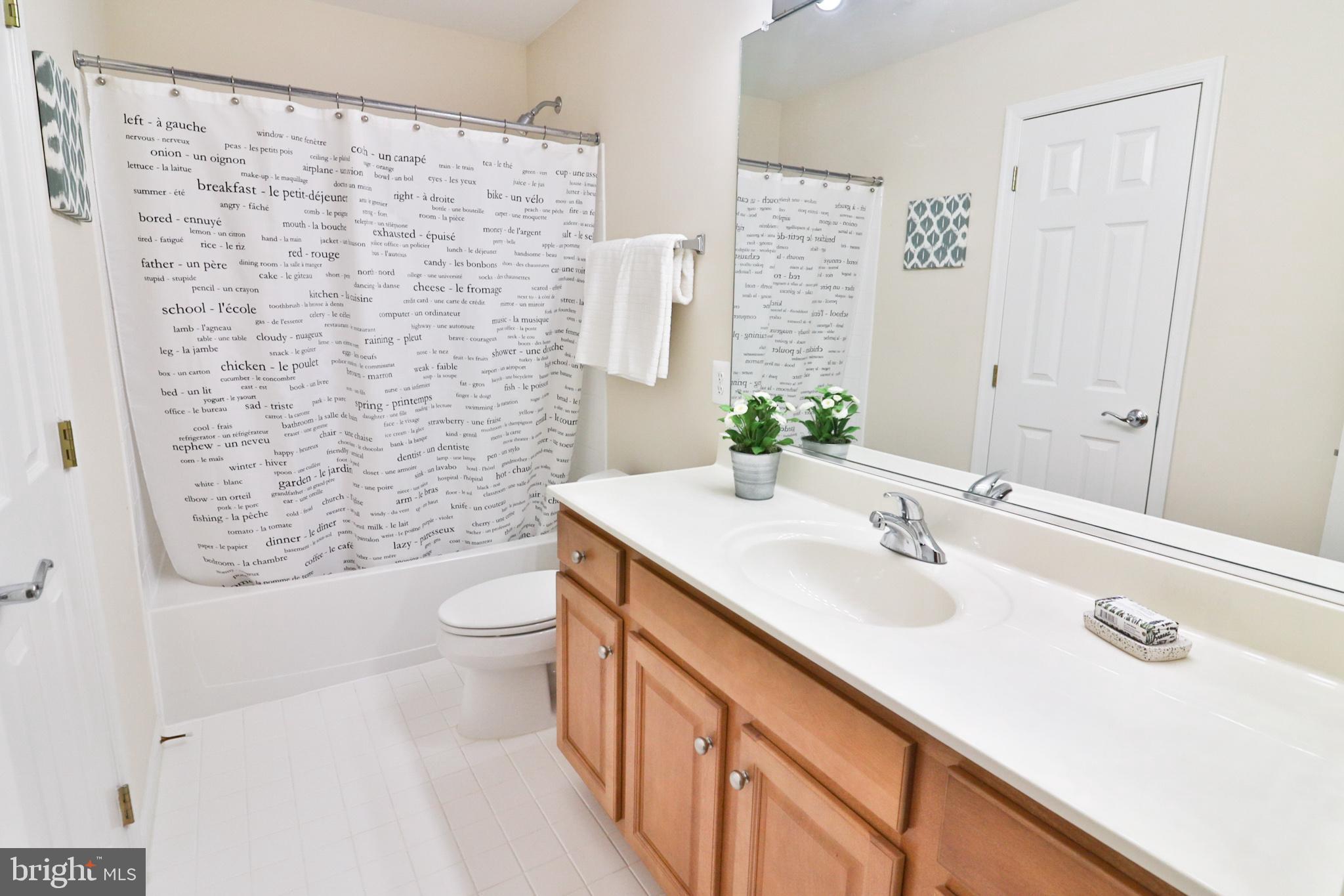 1006 Gaither Road Rockville, MD 20850 - Photo 50 of 68 Hallway Full Bathroom