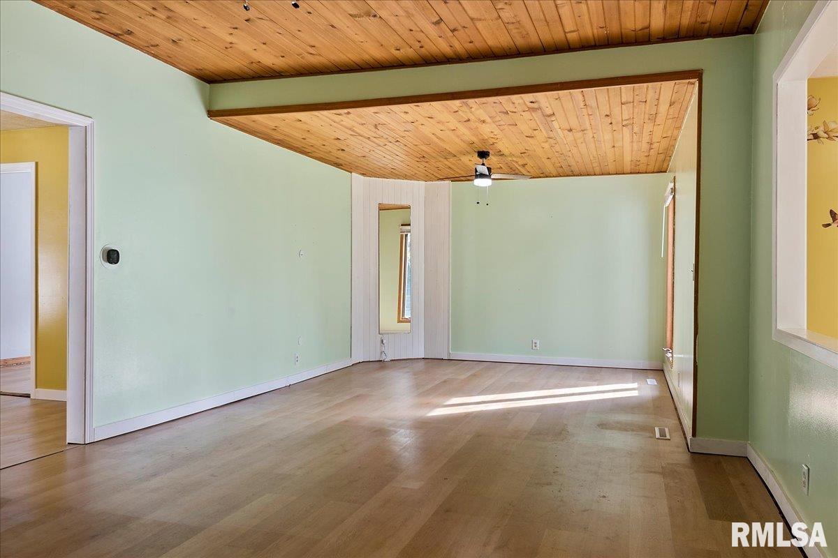 1104 North MacArthur Boulevard Springfield, IL 62702 - Photo 5 of 37 Gallery Image 5