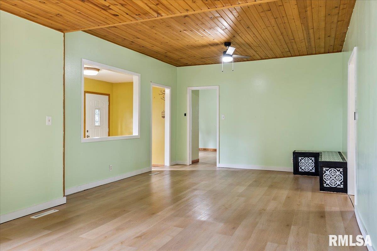 1104 North MacArthur Boulevard Springfield, IL 62702 - Photo 8 of 37 Gallery Image 8