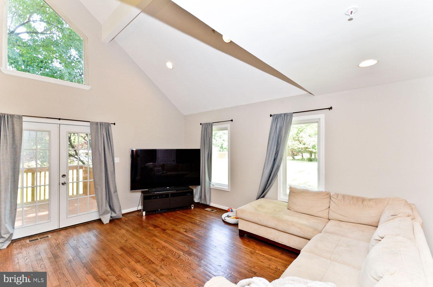 3902 Oaklawn Road Fort Washington, MD 20744 - Photo 6 of 38 Gallery Image 6