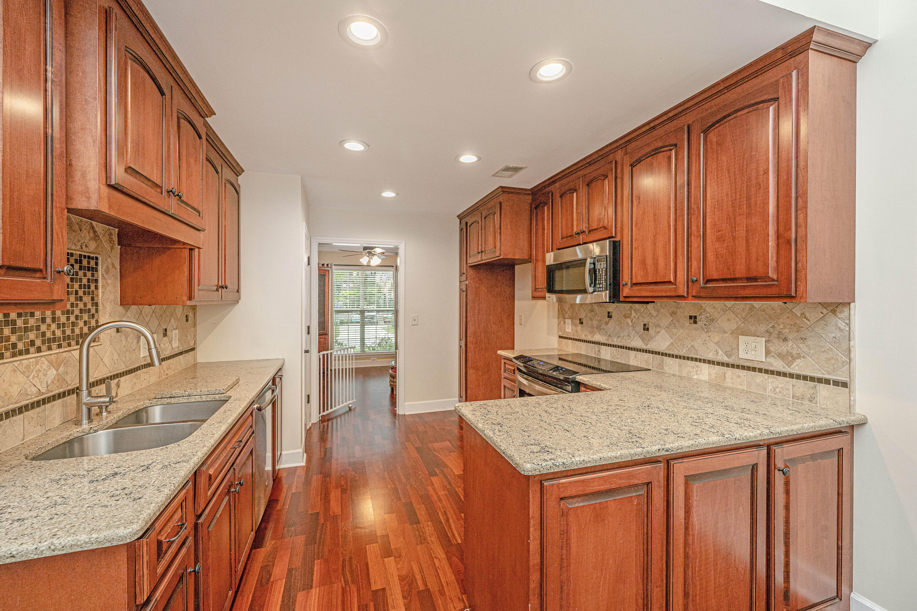 204 Factors Walk Summerville, SC 29485 - Photo 15 of 53 204FactorsWalk022