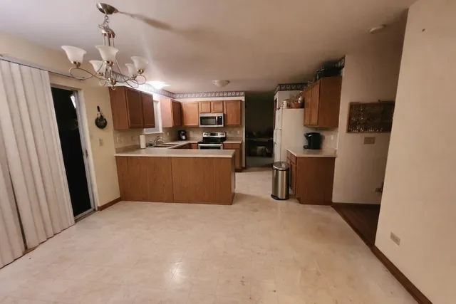 $399,000 | 1819 Lake Shore Drive, Romeoville, IL 60446