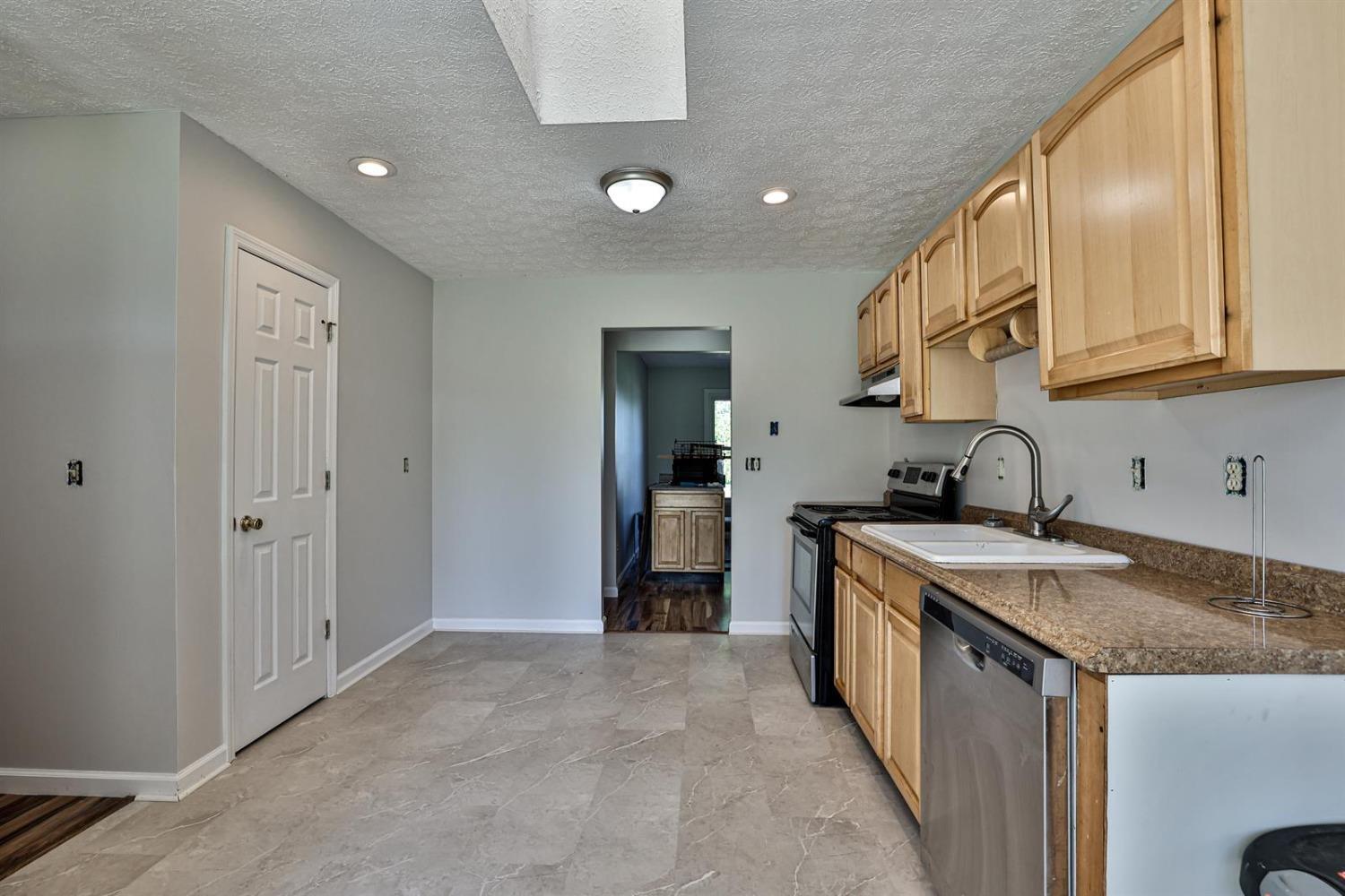 7271 Fairground Road Blanchester, OH 45107 - Photo 9 of 27 Gallery Image 9