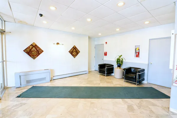 $130,000 | 1043 South York Road, Unit 212, Bensenville, IL 60106