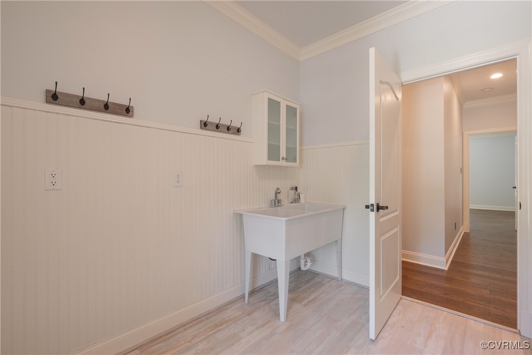 8907 First Branch Lane Chesterfield, VA 23838 - Photo 28 of 50 a bathroom with a sink and a mirror