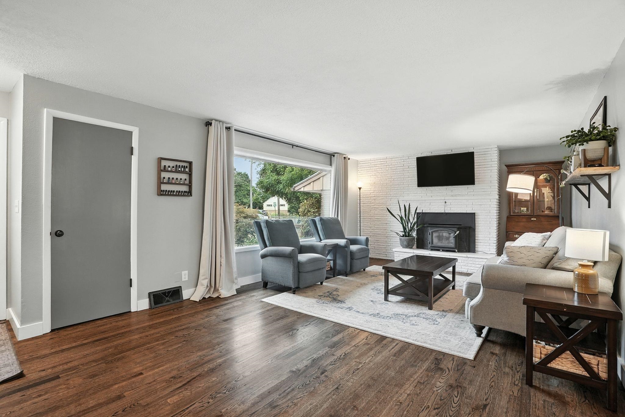 607 North Willow Road Spokane Valley, WA 99206 - Photo 4 of 39 Gallery Image 4