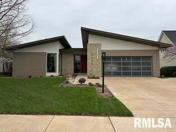 $500,000 | 5209 North Ashford Drive, Peoria, IL 61615