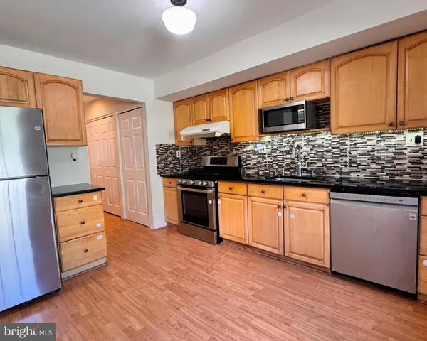 $515,000 | 4 Pond View Drive, Plainsboro, NJ 08536