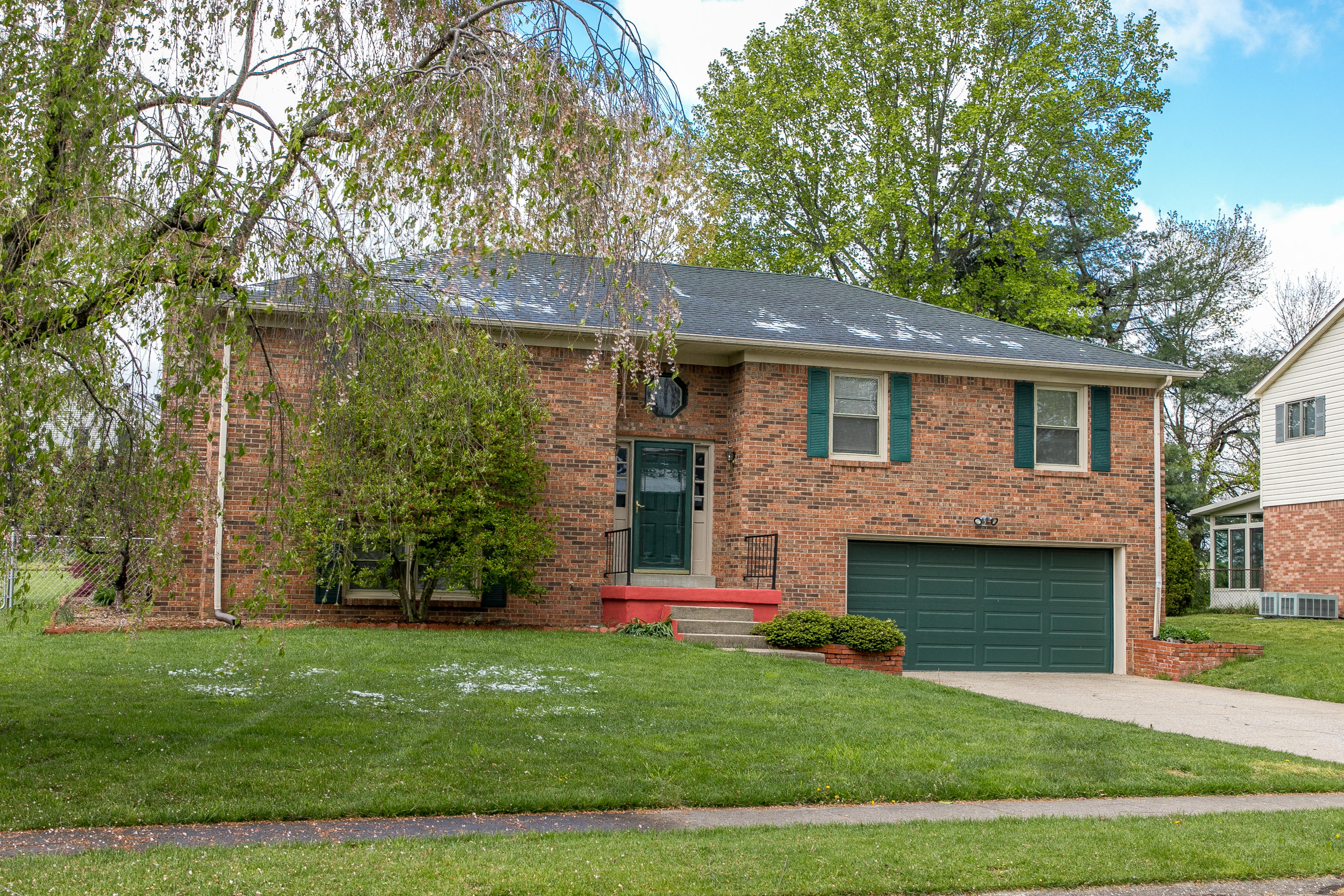 206 Falcon Road Versailles, KY 40383 - Photo 3 of 49 1-4