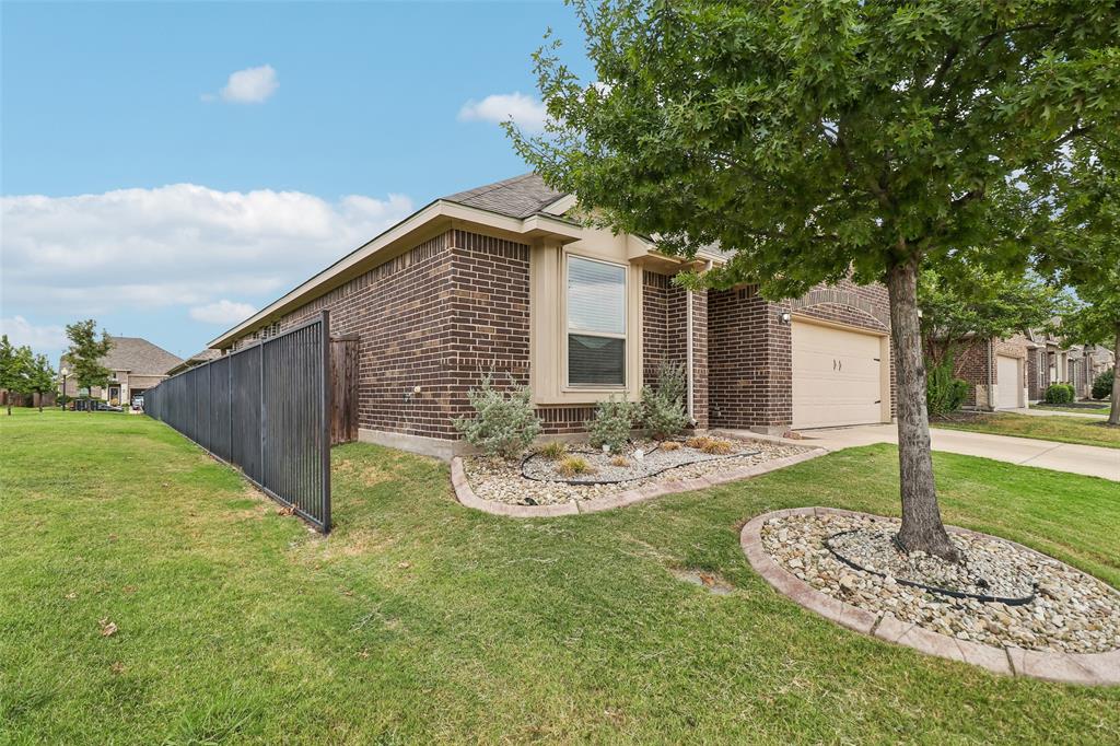 7629 Spring Drive Watauga, TX 76148 - Photo 3 of 39 Gallery Image 3