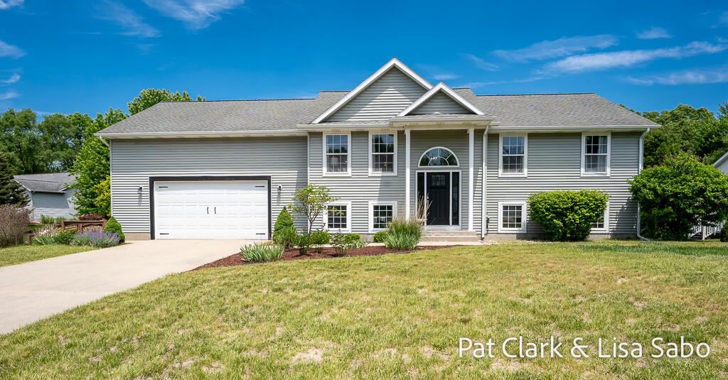3296RamblingBrookRd-2LoRes