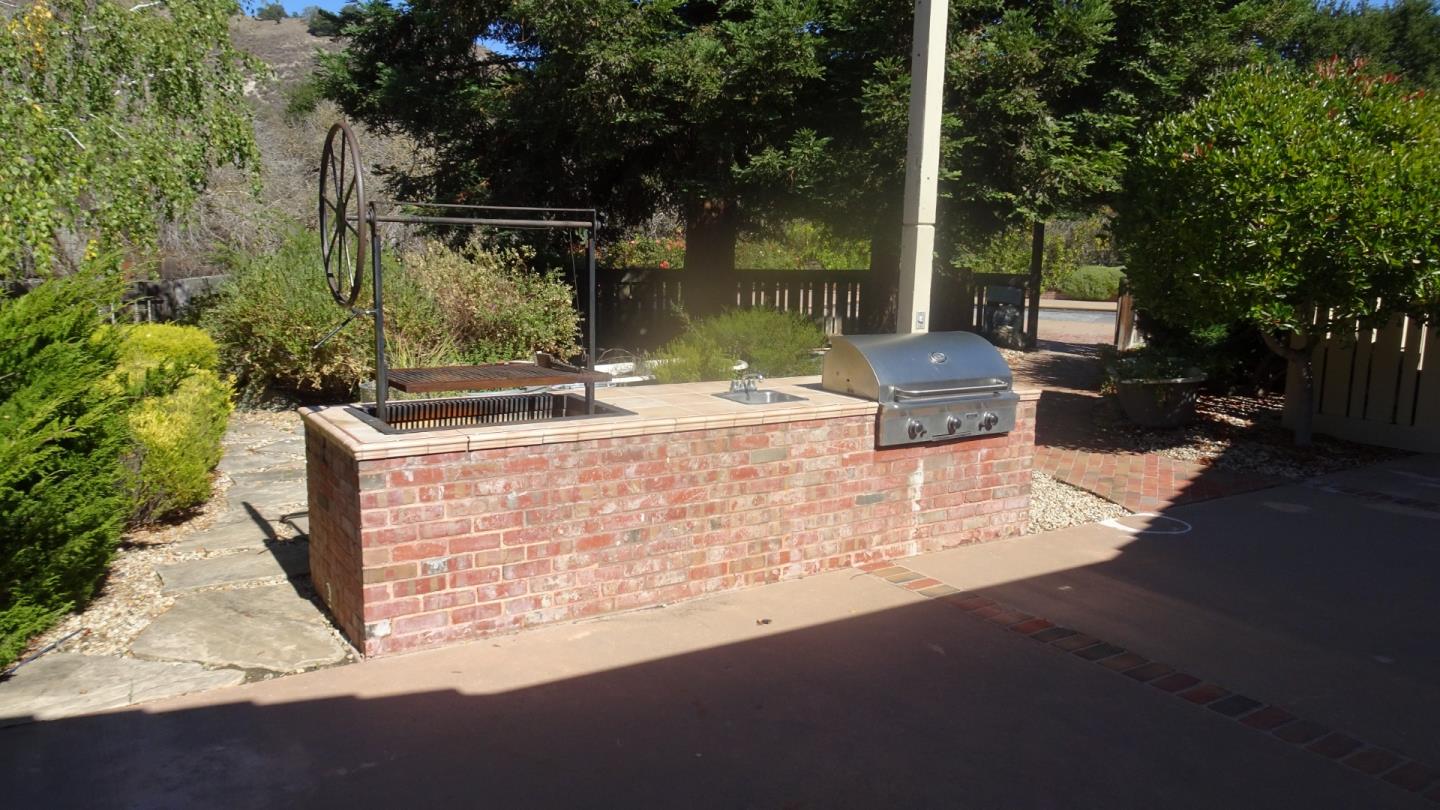 529 Corral De Tierra Road Salinas, CA 93908 - Photo 20 of 22 a view of a house with backyard and sitting area